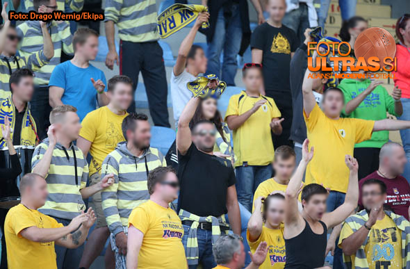 Soccer/Football, Domzale, First Division (NK Kalcer Radomlje - NK Maribor), Fans Radomlje, 27-Sep-2014, (Photo by: Drago Wernig / Ekipa)
